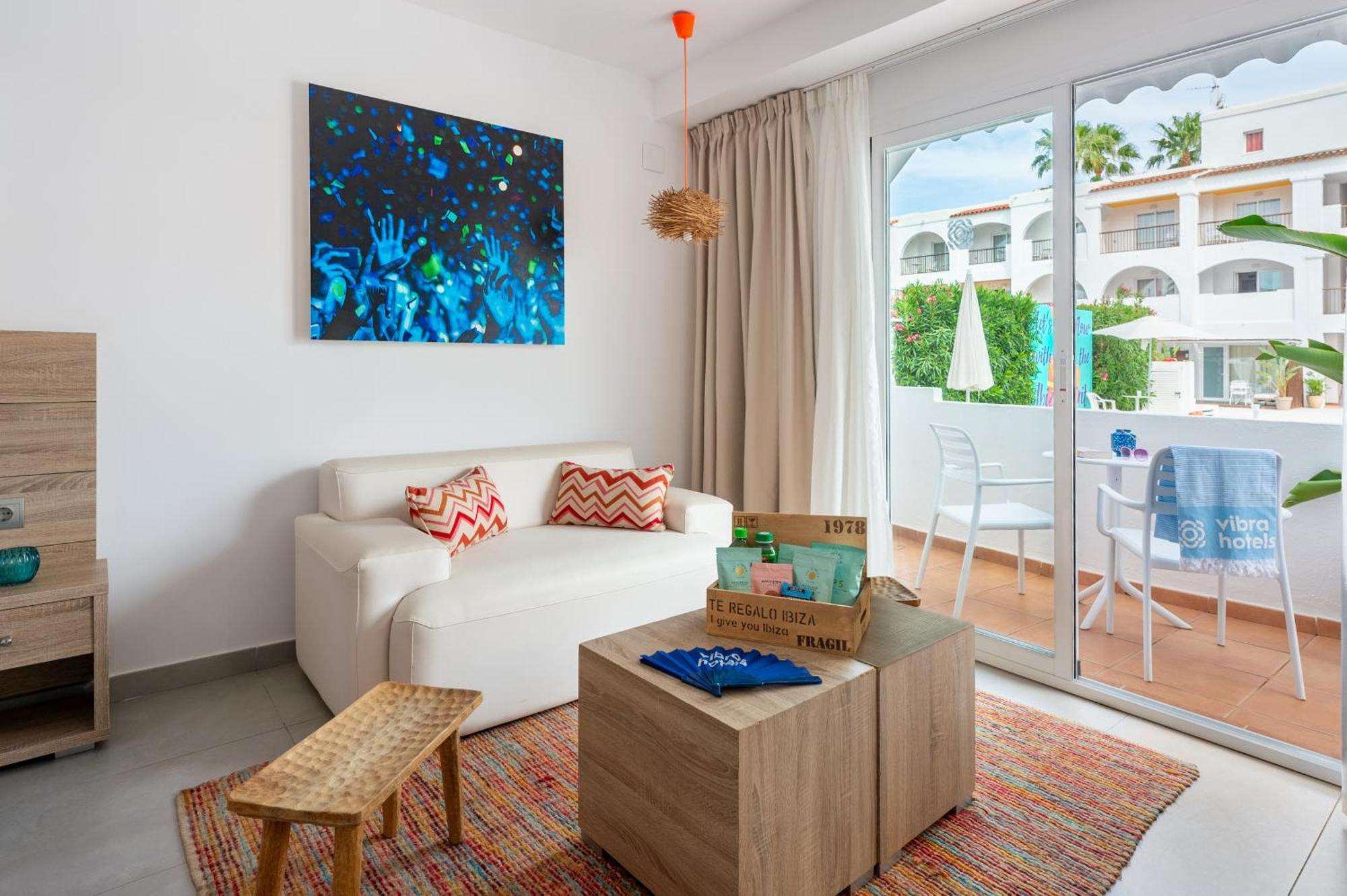 Hotel Vibra Bossa Flow - Adults Only Playa d'en Bossa Exterior photo