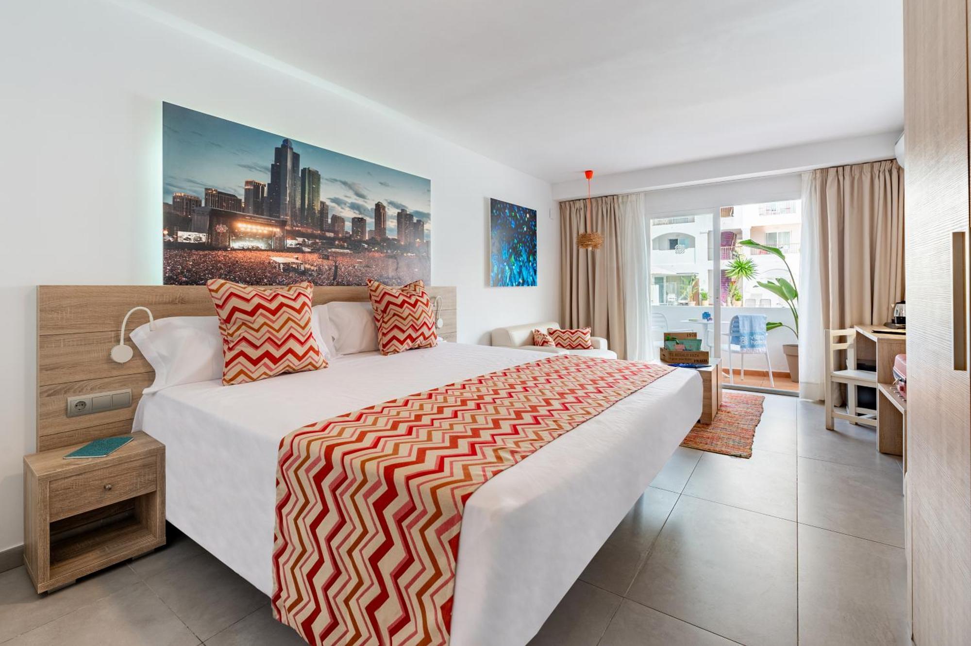 Hotel Vibra Bossa Flow - Adults Only Playa d'en Bossa Exterior photo