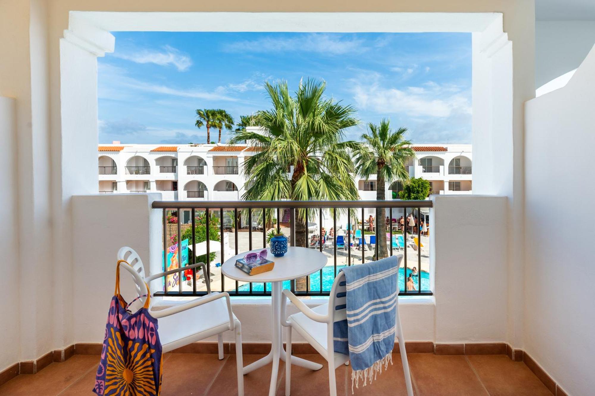 Hotel Vibra Bossa Flow - Adults Only Playa d'en Bossa Exterior photo