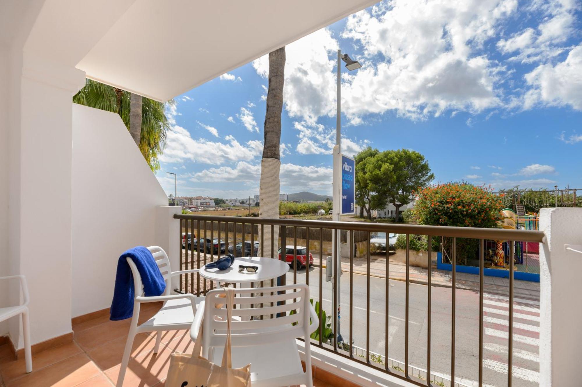 Hotel Vibra Bossa Flow - Adults Only Playa d'en Bossa Exterior photo